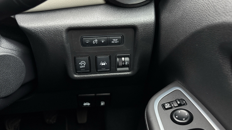 Nissan Micra 1.0 IG-T 92 Tekna 5dr Petrol Hatchback